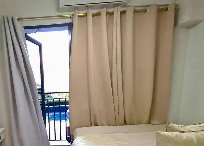 Mall Of Asia-p00l Fr0nt- New 1 Bedroom With Balc0ny At Sh0re2 Apartment Manila